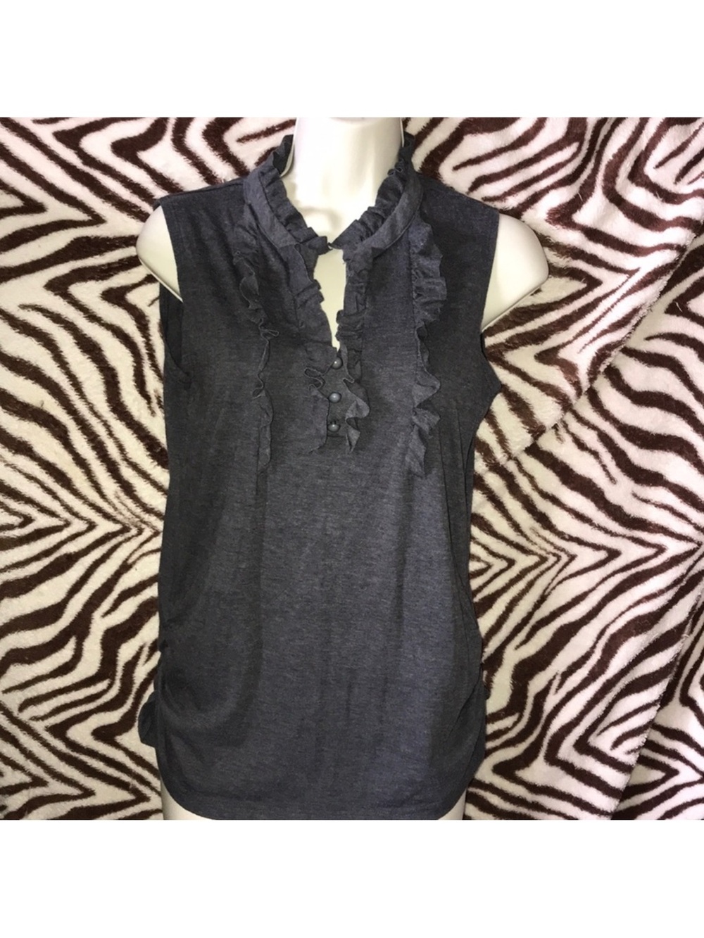 Lilly Lou small Sleeveless Ruffle-Trim Top - Dark Gray